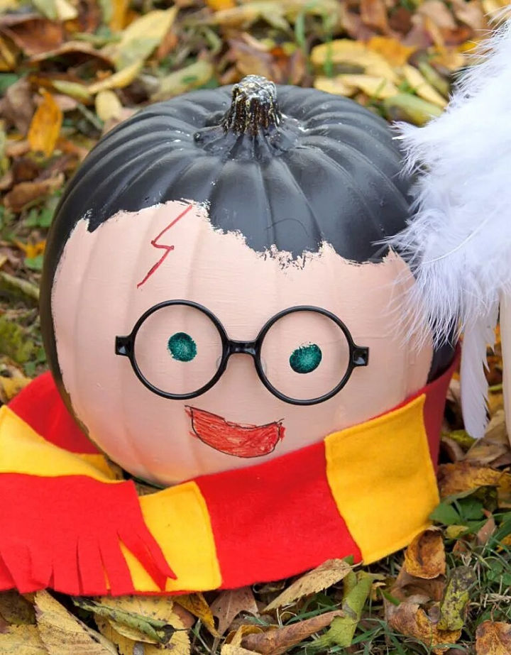 50 Clever Pumpkin Painting Ideas For Halloween 2022   Harry Potter Painted Pumpkin 