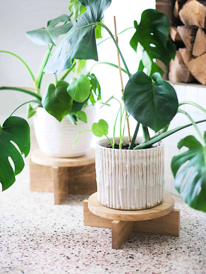 20 Free DIY Wood Plant Stand Plans - The Beauty Dojo